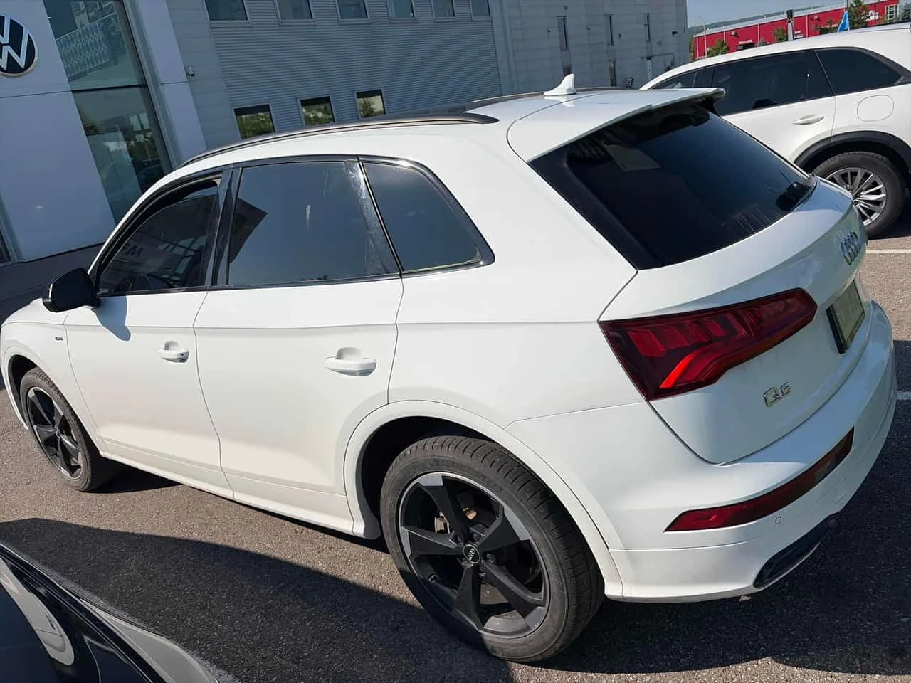 Audi Q5 MATRIX * ГЛАВНО ПРЕДСТАВИТЕЛСТВО НА VOLKSWAGEN* , снимка 3 - Автомобили и джипове - 55255102