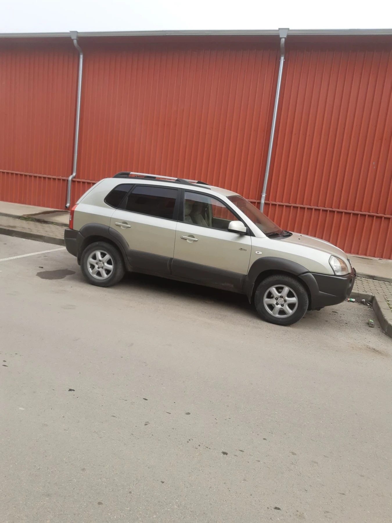 Hyundai Tucson 2.0CRDI 140hp, снимка 4 - Автомобили и джипове - 56342654
