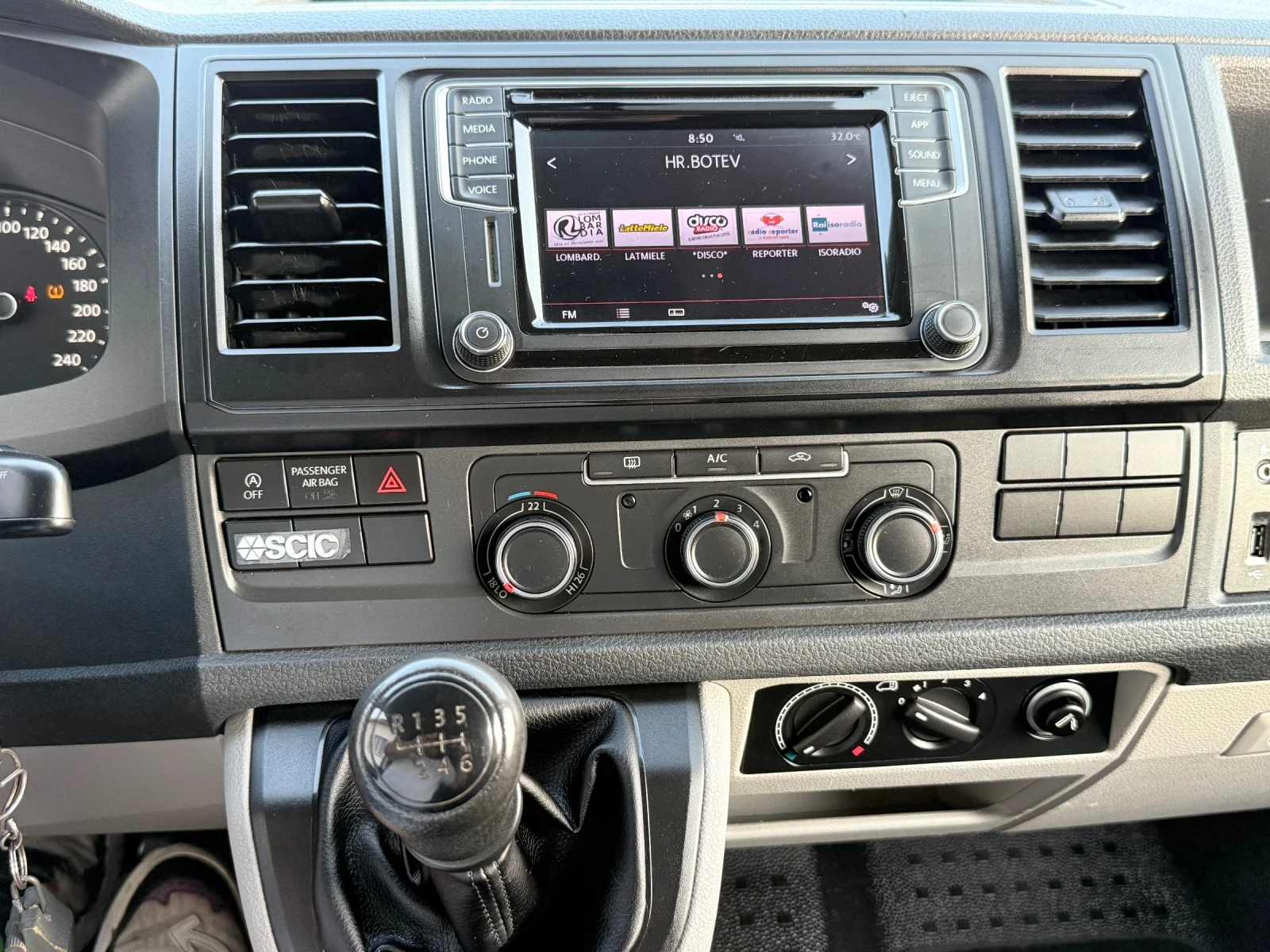 VW Transporter 2.0TDI 150 кс 176000 км 5 местен Euro 6 B - изображение 7