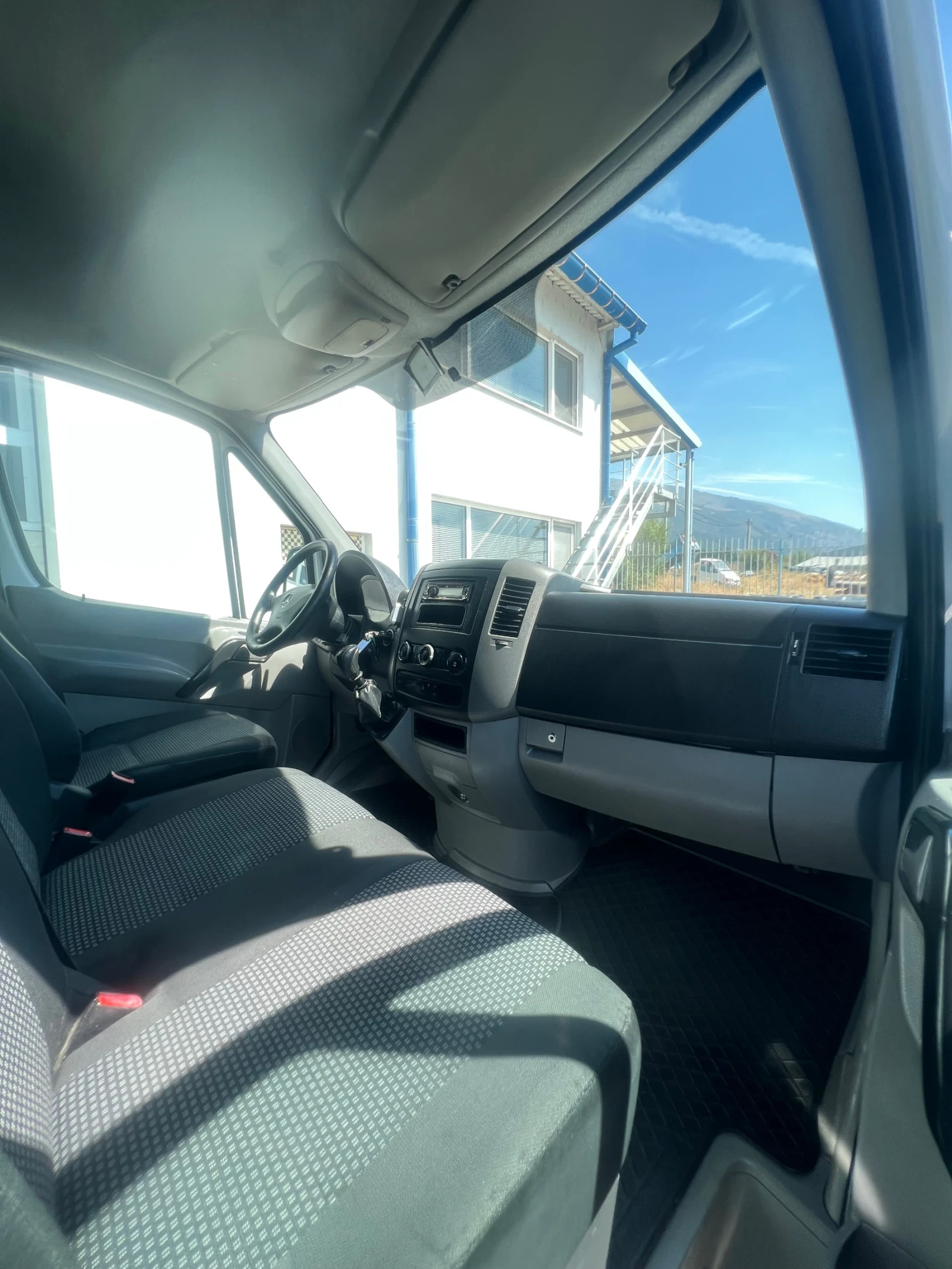 Mercedes-Benz Sprinter 316 160к.с / 6-местен / Климатроник, снимка 13 - Бусове и автобуси - 55723405
