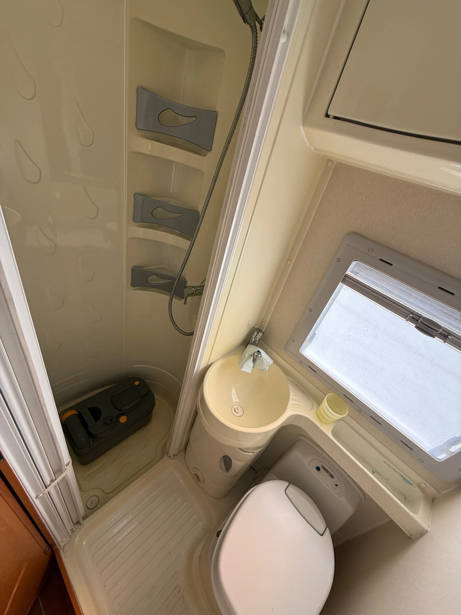 Кемпер Fiat DUCATO, снимка 14 - Каравани и кемпери - 55075712