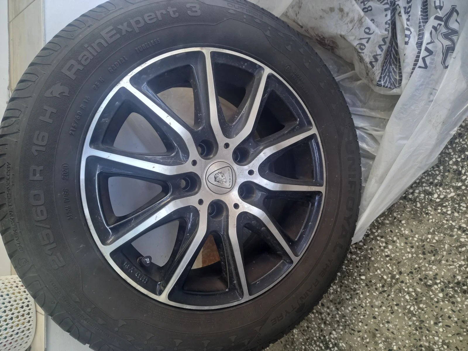 Гуми с джанти Nexen 215/60R16