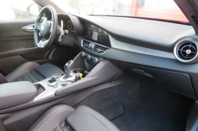 Alfa Romeo Giulia VELOCE/280HP/Q4/AT8/MEMO/CAM/NAVI/LED/984g, снимка 13