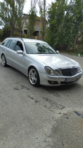 Mercedes-Benz E 220, снимка 1