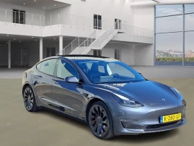 ������ Tesla Model 3