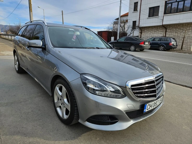 Mercedes-Benz E 220, снимка 1 - Автомобили и джипове - 47803643