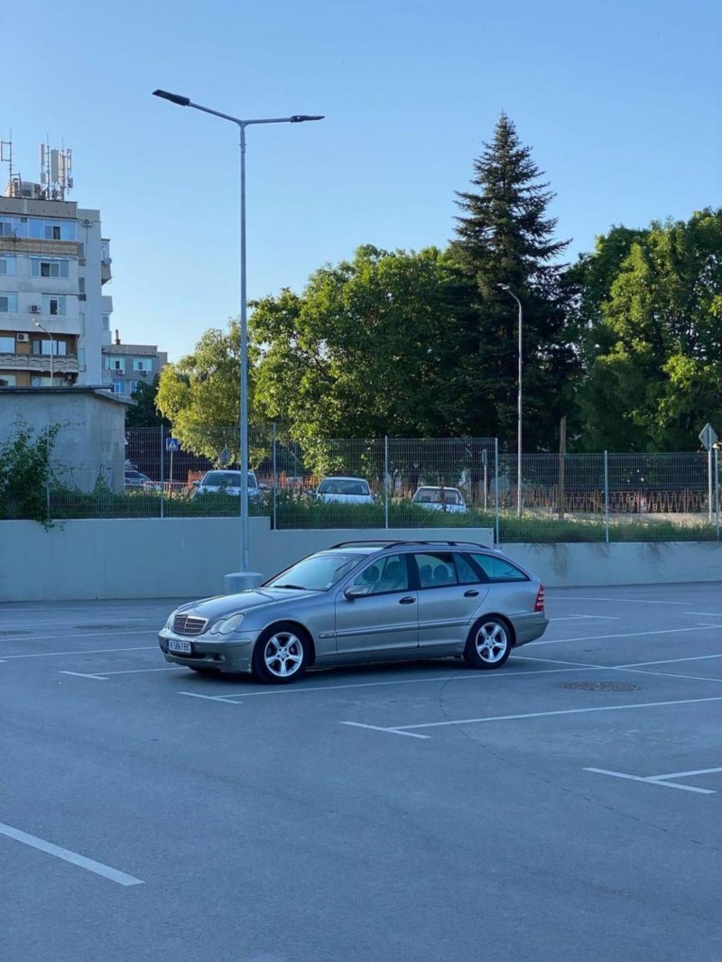 Mercedes-Benz C 180 Facelift, бял салон, рялни километри, 150кс, , снимка 3 - Автомобили и джипове - 46091268