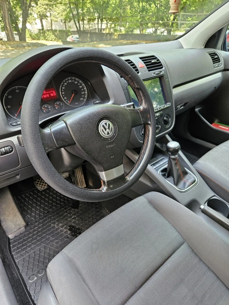 VW Golf, снимка 11 - Автомобили и джипове - 47200859