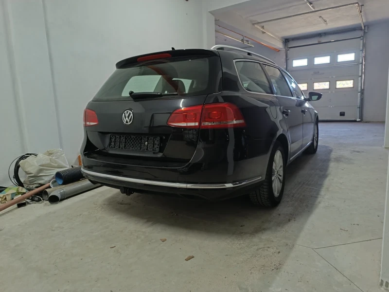 VW Passat 1.6 TDI, снимка 3 - Автомобили и джипове - 47376394