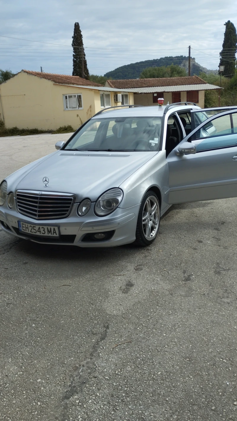 Mercedes-Benz E 220, снимка 6 - Автомобили и джипове - 47921912