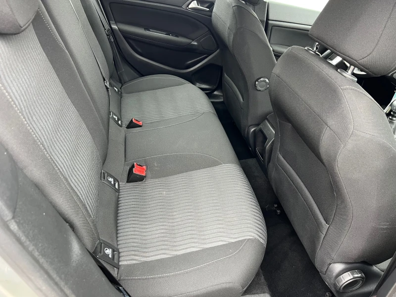 Peugeot 308 1.6 HDI, снимка 16 - Автомобили и джипове - 49165512