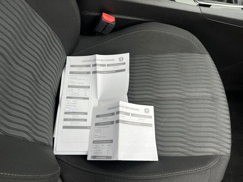 Peugeot 308 1.6 HDI, снимка 15 - Автомобили и джипове - 49165512
