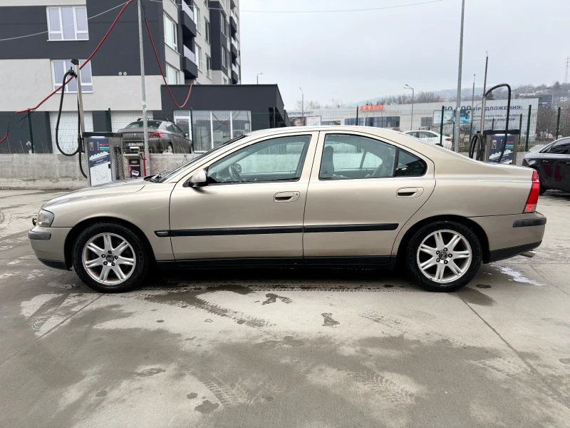 Volvo S60 2.4 Turbo Автоматик, снимка 6 - Автомобили и джипове - 49314061