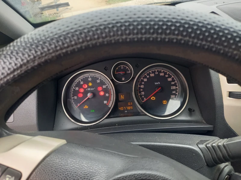 Opel Zafira 1.6, снимка 4 - Автомобили и джипове - 52884704