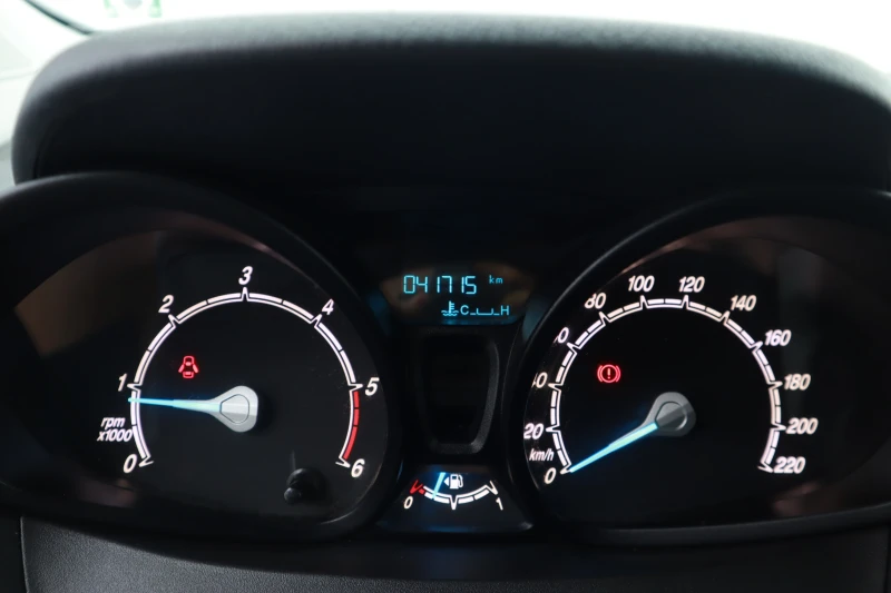 Ford Courier 1.5, снимка 12 - Автомобили и джипове - 51193333