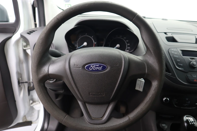 Ford Courier 1.5, снимка 11 - Автомобили и джипове - 51193333