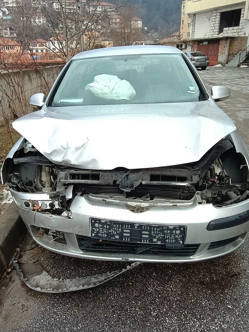 VW Golf VW Golf 5 1.9TDI BKC 105к.с. 2врати целия за части, снимка 2 - Автомобили и джипове - 53287208