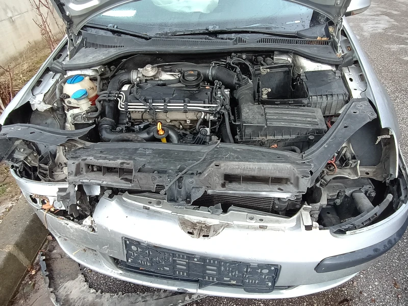 VW Golf VW Golf 5 1.9TDI BKC 105к.с. 2врати целия за части, снимка 11 - Автомобили и джипове - 53287208