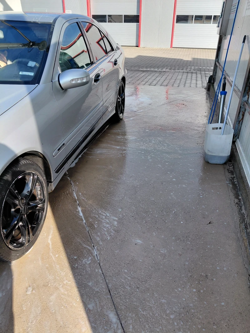 Mercedes-Benz 220 2.2, снимка 2 - Автомобили и джипове - 53406344