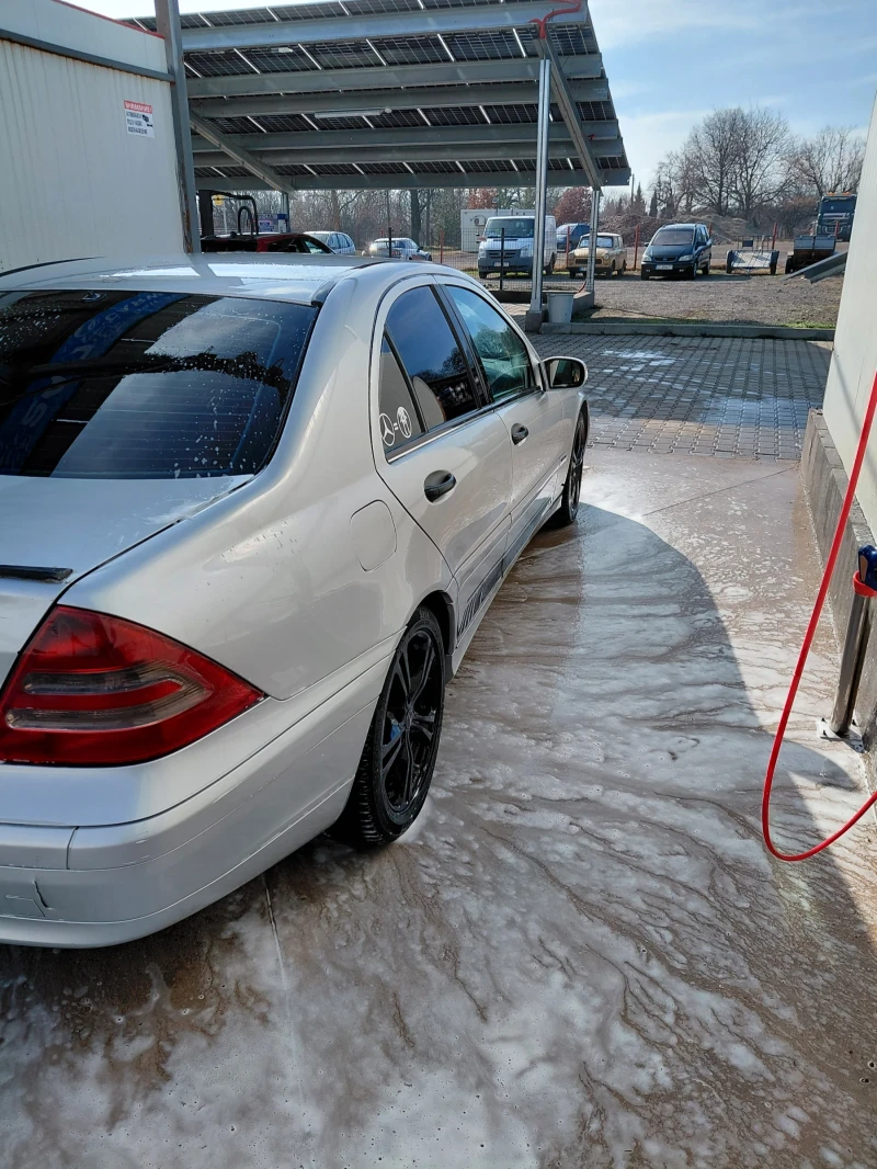 Mercedes-Benz 220 2.2, снимка 4 - Автомобили и джипове - 53406344