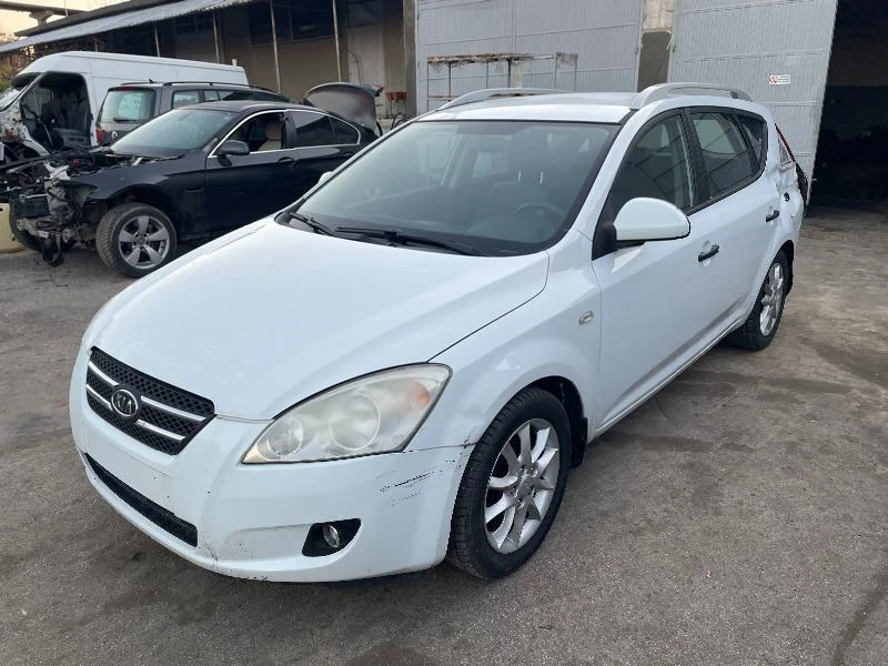 Kia Ceed, снимка 1 - Автомобили и джипове - 34703982