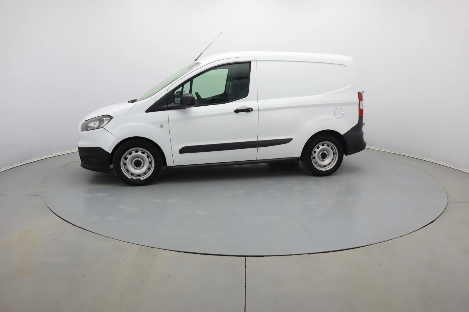 Ford Courier 1.5 - изображение 3