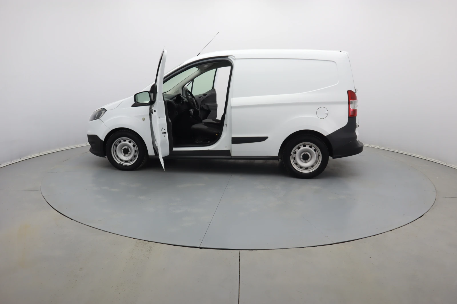 Ford Courier 1.5 - изображение 6