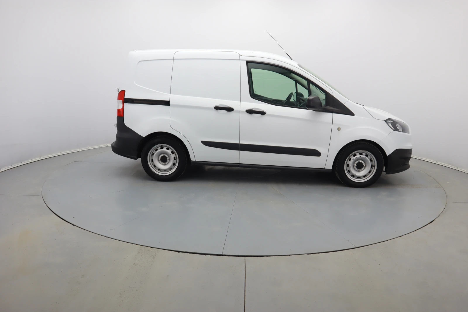 Ford Courier 1.5 - изображение 4