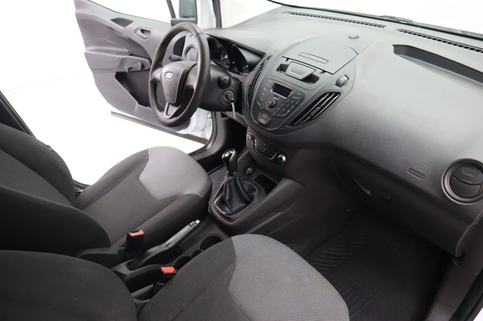 Ford Courier 1.5 - изображение 10