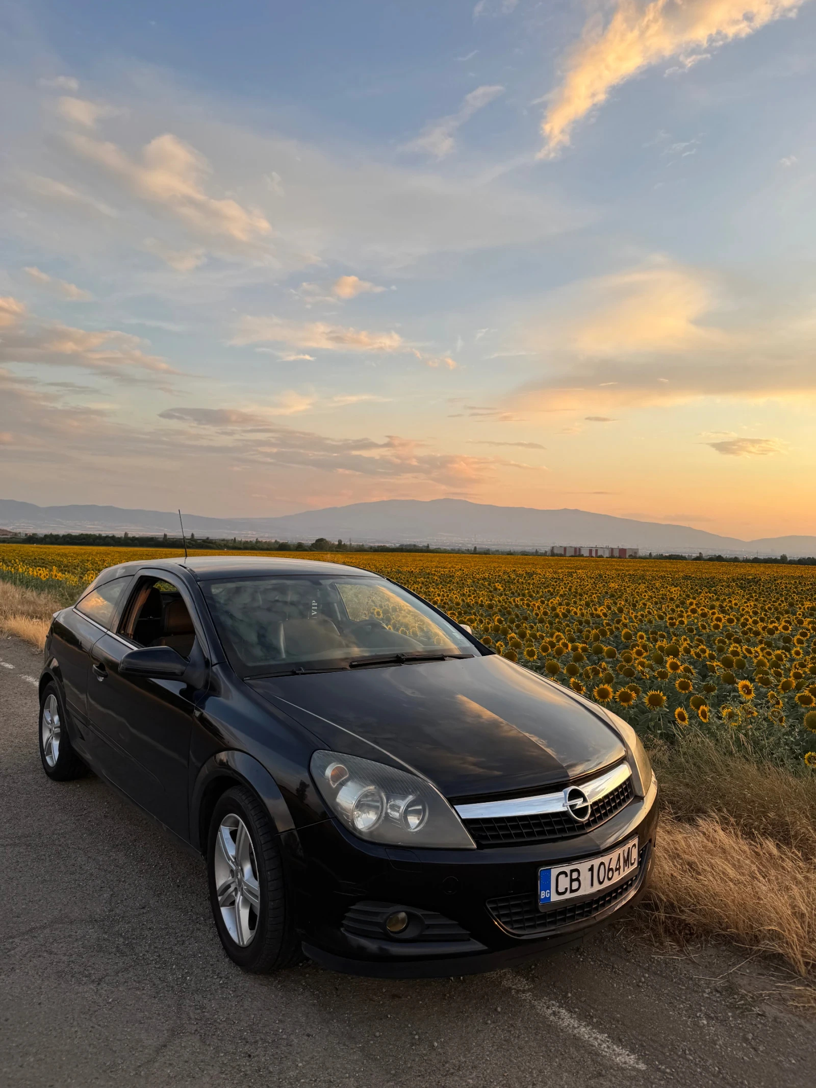 Opel Astra GTC Алкантар  - изображение 3
