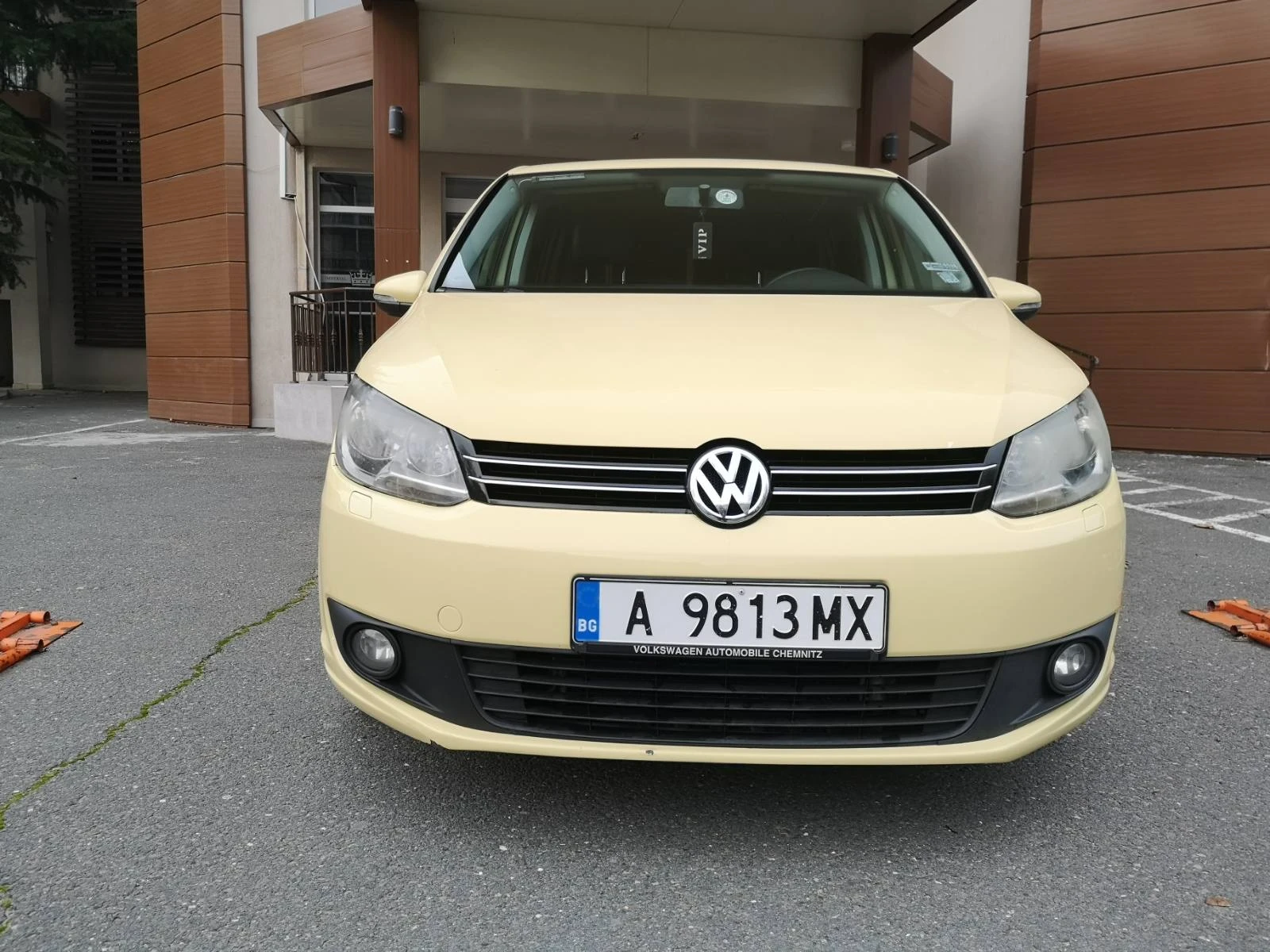 VW Touran 1.6TDI  105к.с - изображение 2