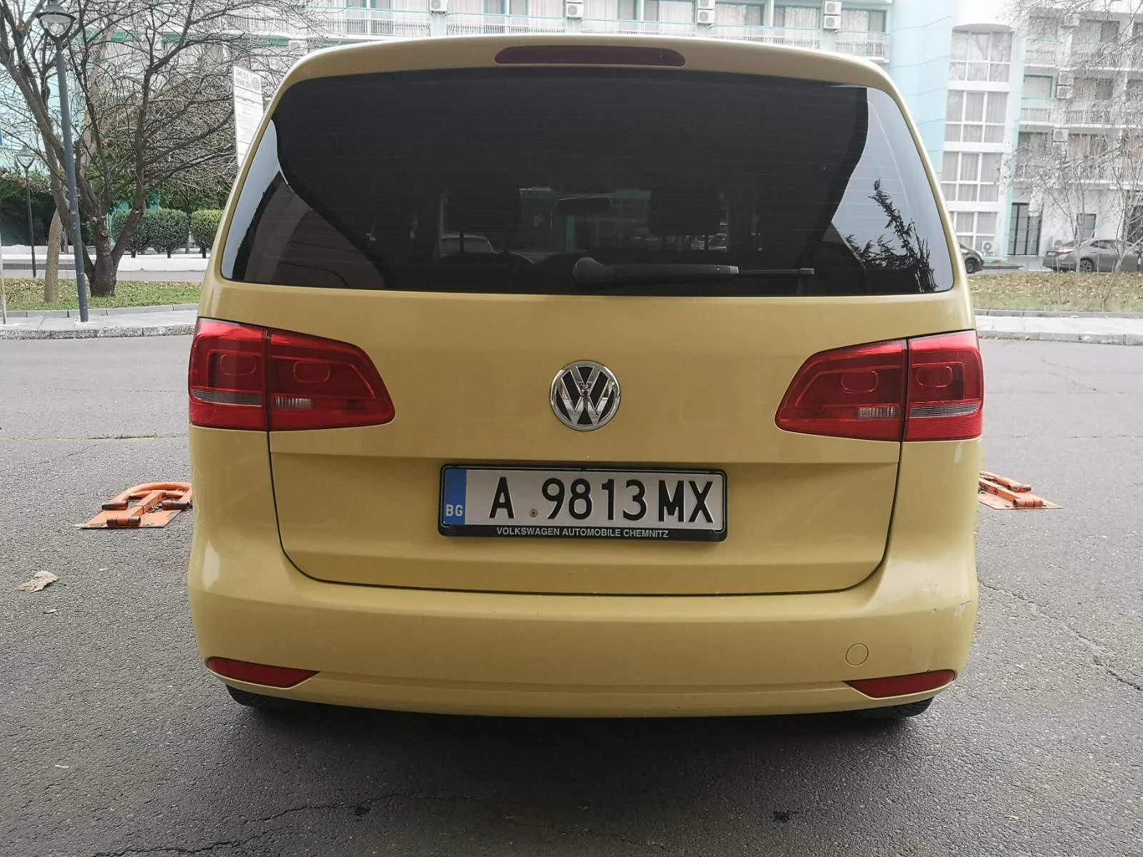 VW Touran 1.6TDI  105к.с - изображение 4