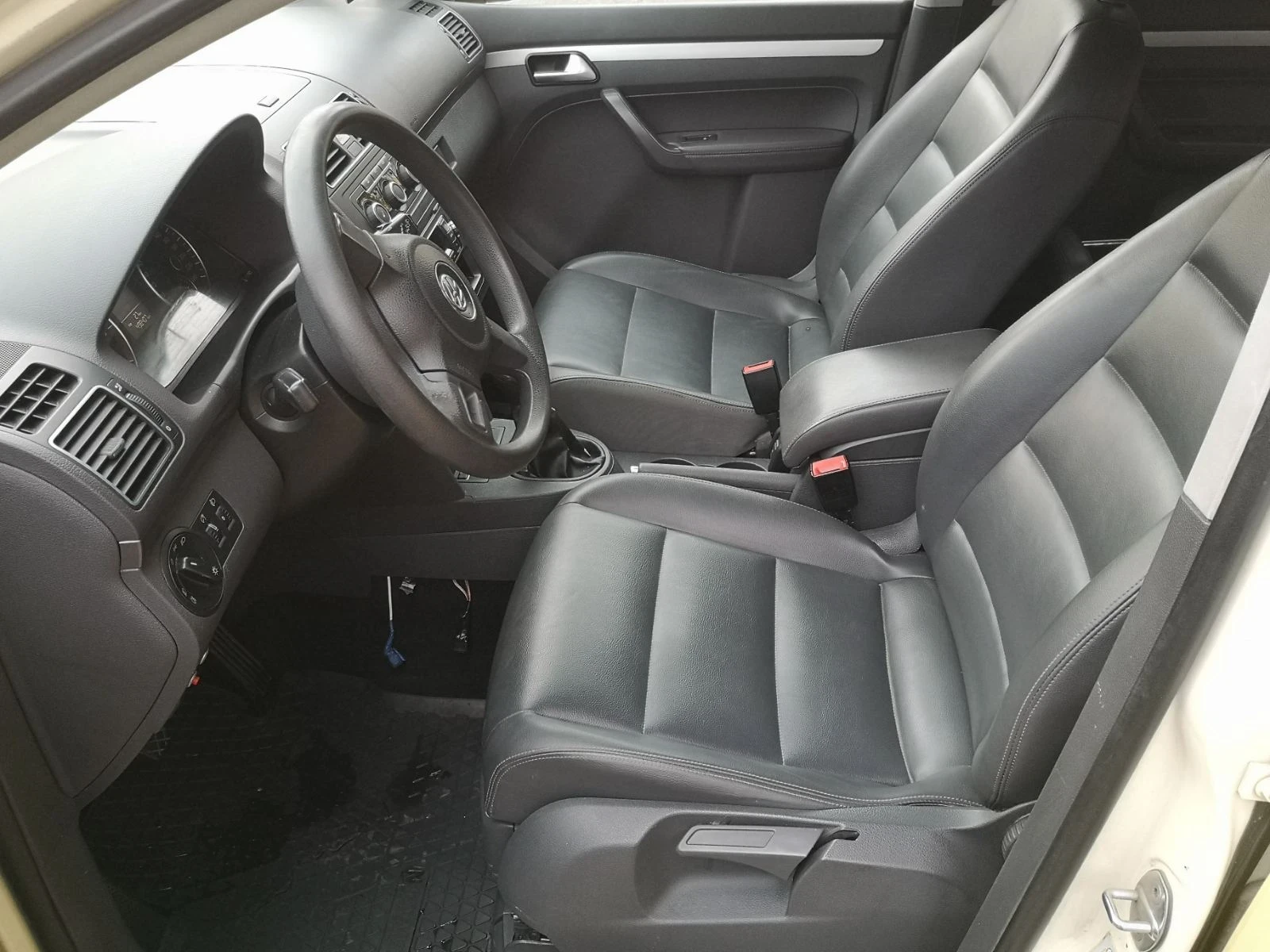 VW Touran 1.6TDI  105�.� | Mobile.bg � ����������� 11