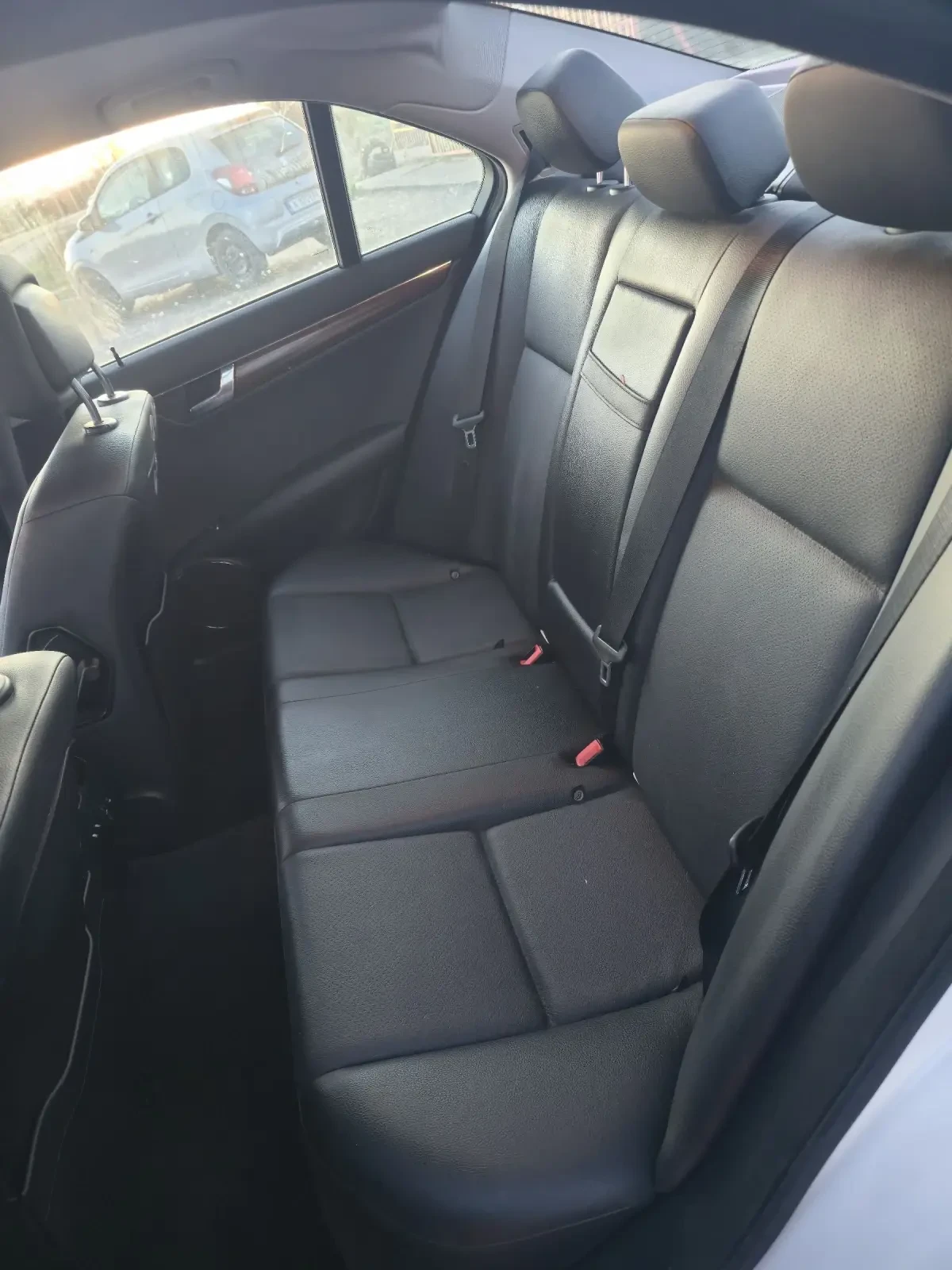 Mercedes-Benz C 300 3.0 - изображение 9