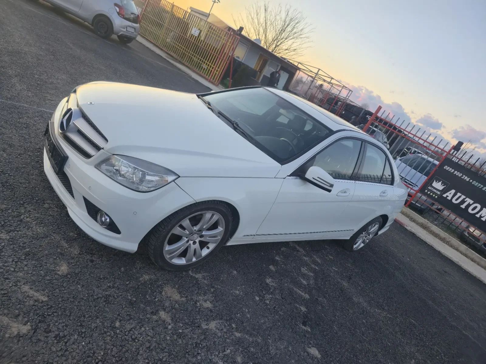 Mercedes-Benz C 300 3.0 - изображение 3