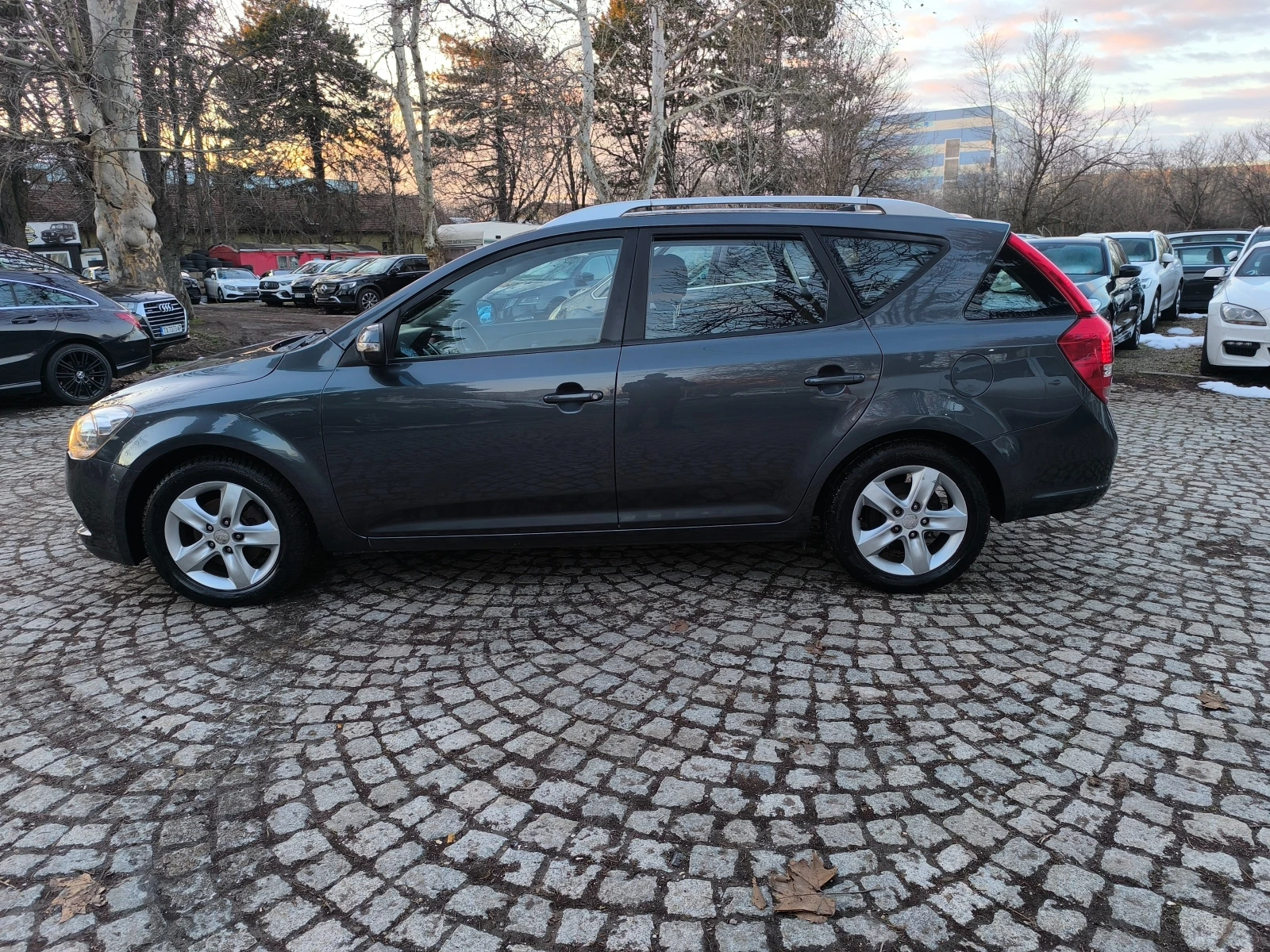 Kia Ceed 1.6CRDI | Mobile.bg � ����������� 11