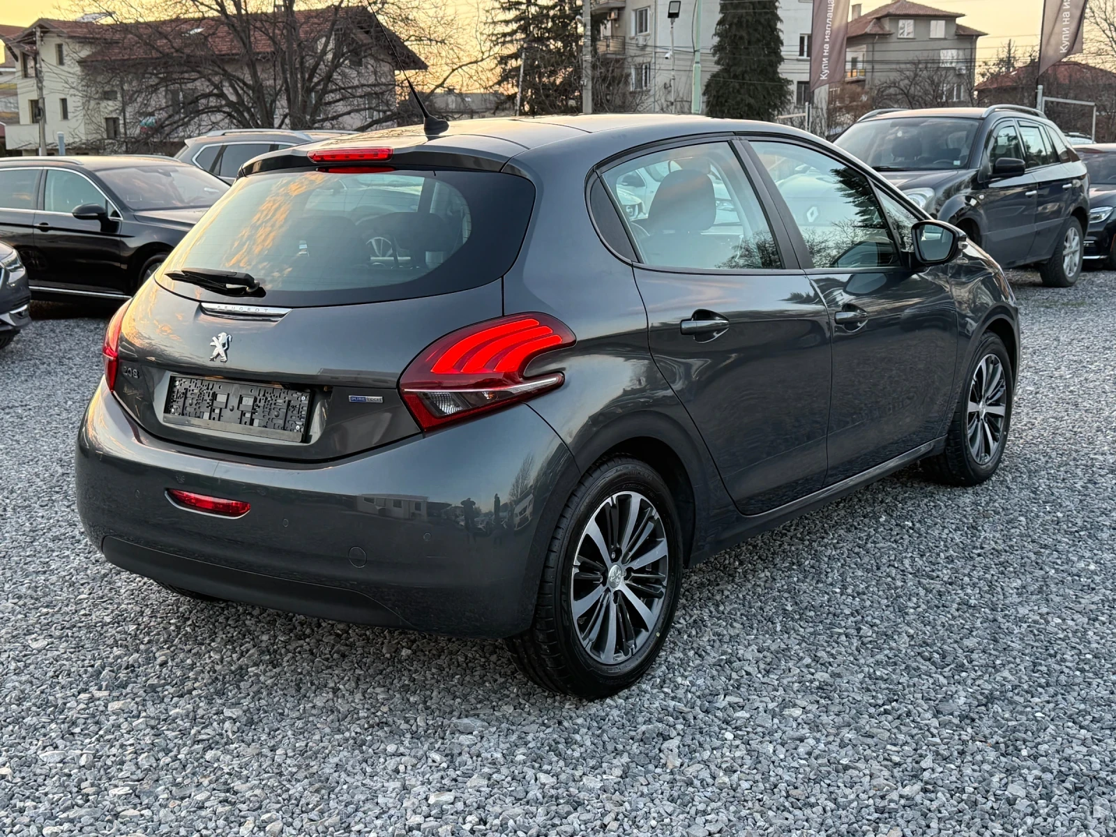 Peugeot 208 Facelift 1.2i(82 ��)76 000��./��������/�������/EU6 | Mobile.bg � ����������� 6