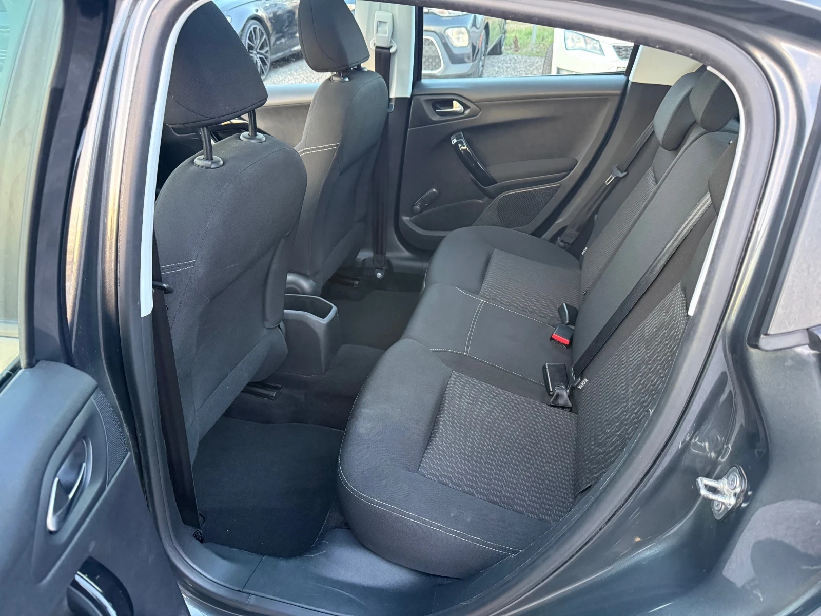 Peugeot 208 Facelift 1.2i(82 ��)76 000��./��������/�������/EU6 | Mobile.bg � ����������� 12