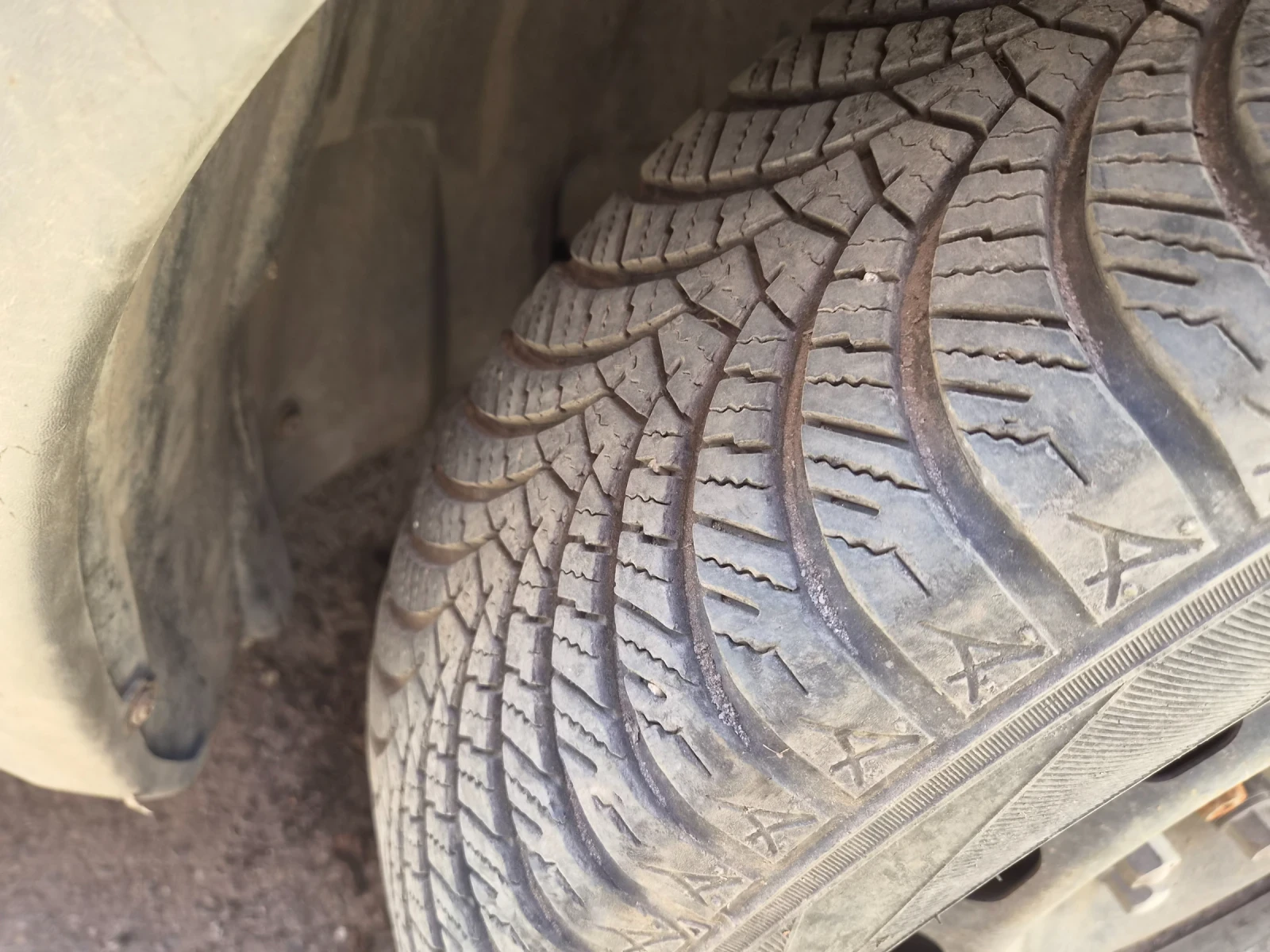 Ford Connect 1.8 tddi , снимка 4 - Автомобили и джипове - 53771135