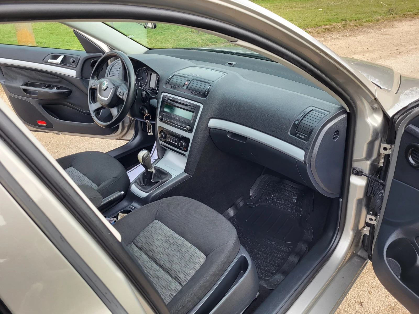 Skoda Octavia 1.6 LPG ITALY, снимка 12 - Автомобили и джипове - 53928933