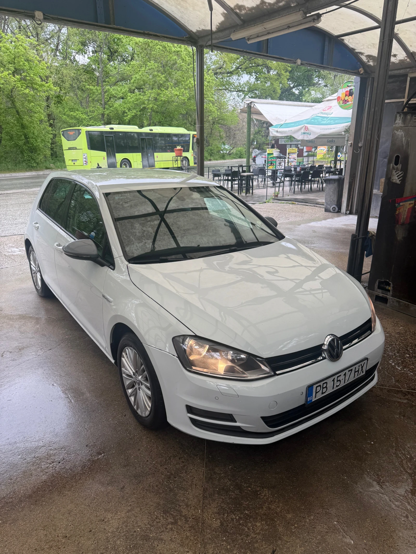 VW Golf 1.6 Tdi, снимка 2 - Автомобили и джипове - 54268895