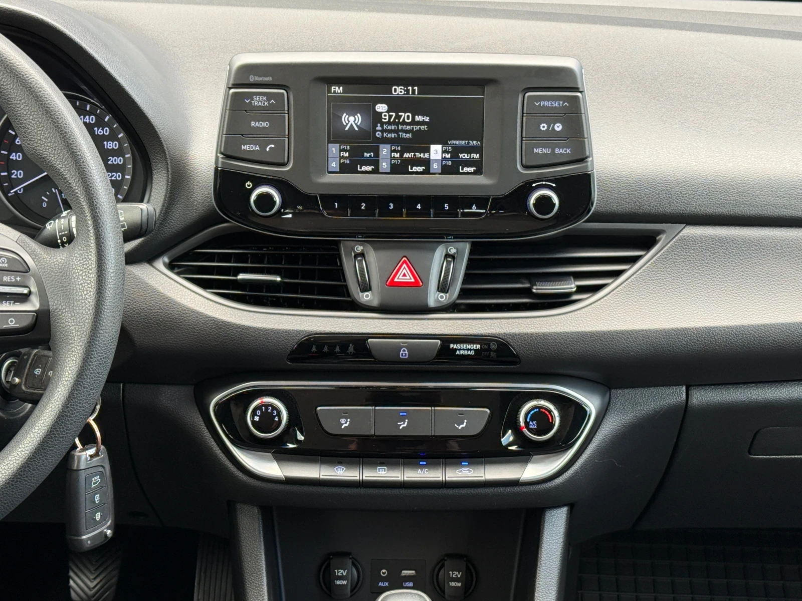 Hyundai I30 1.6CRDi, LED, EURO 6B! * 119 000��* COC! KTEO! ��� | Mobile.bg � ����������� 10
