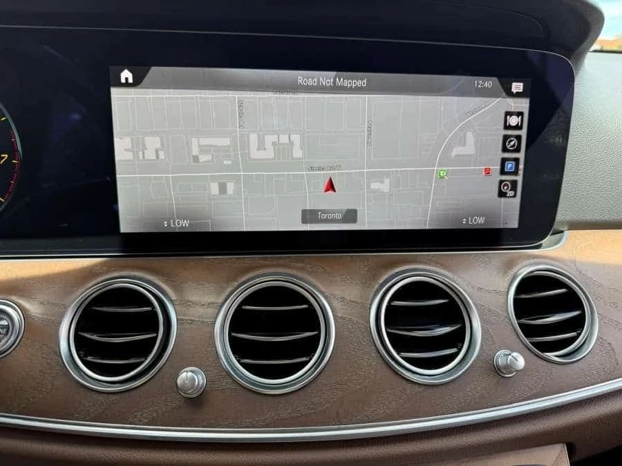 Mercedes-Benz E 350 AMG Line * Фиксирана цена до БГ * CARFAX * , снимка 14 - Автомобили и джипове - 54639482