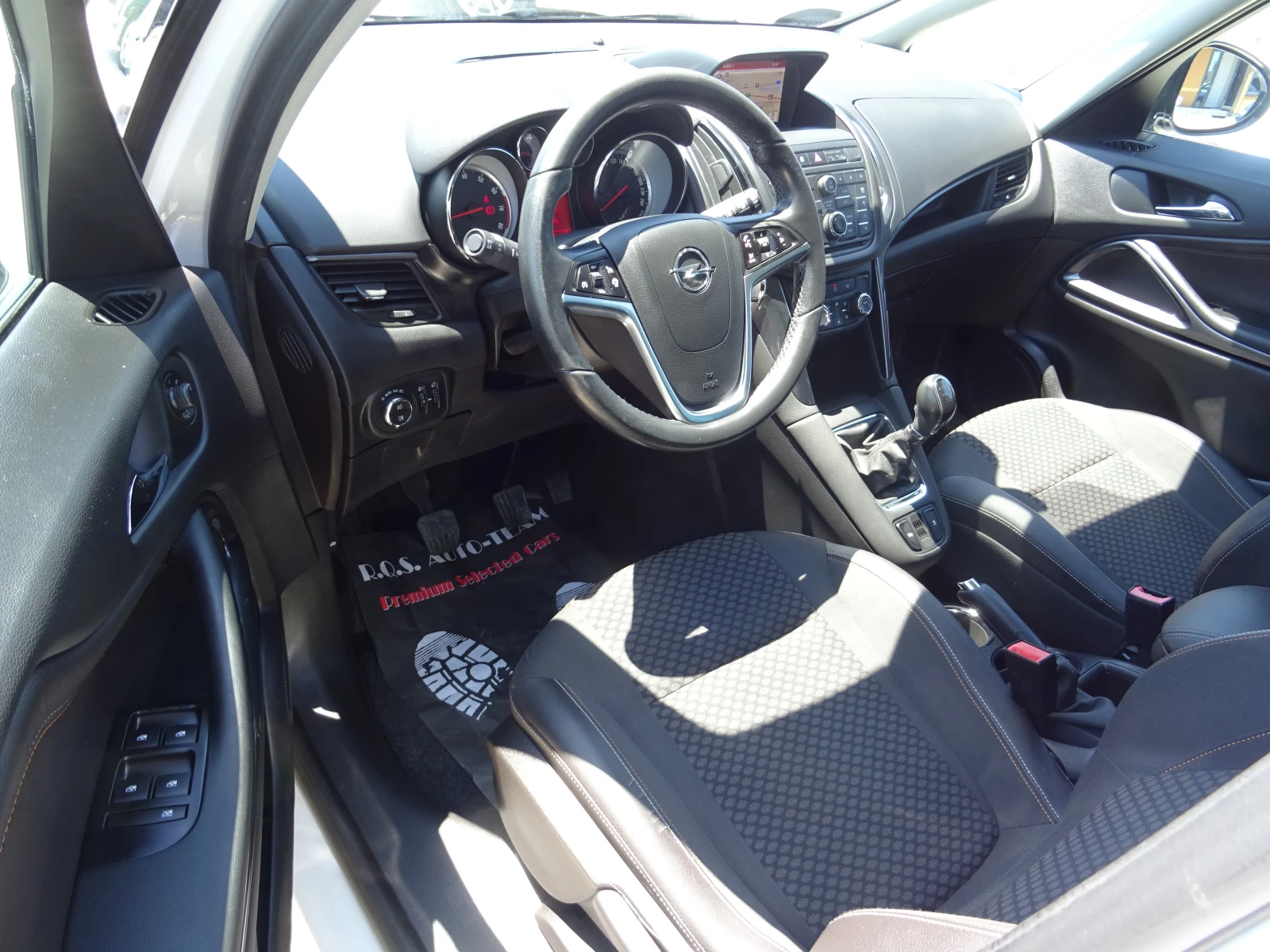 Opel Zafira Tourer 1.4 Turbo LPG   7, снимка 9 - Автомобили и джипове - 54770828