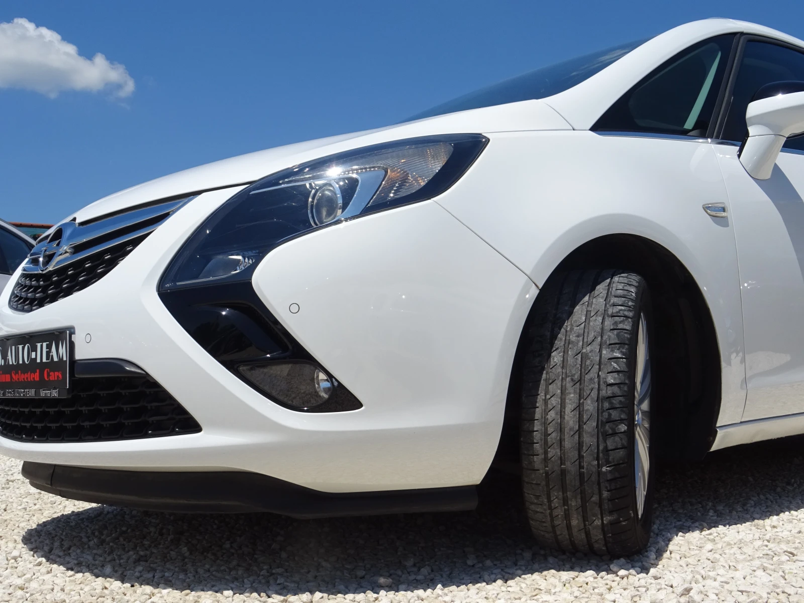 Opel Zafira Tourer 1.4 Turbo LPG   7, снимка 17 - Автомобили и джипове - 54770828