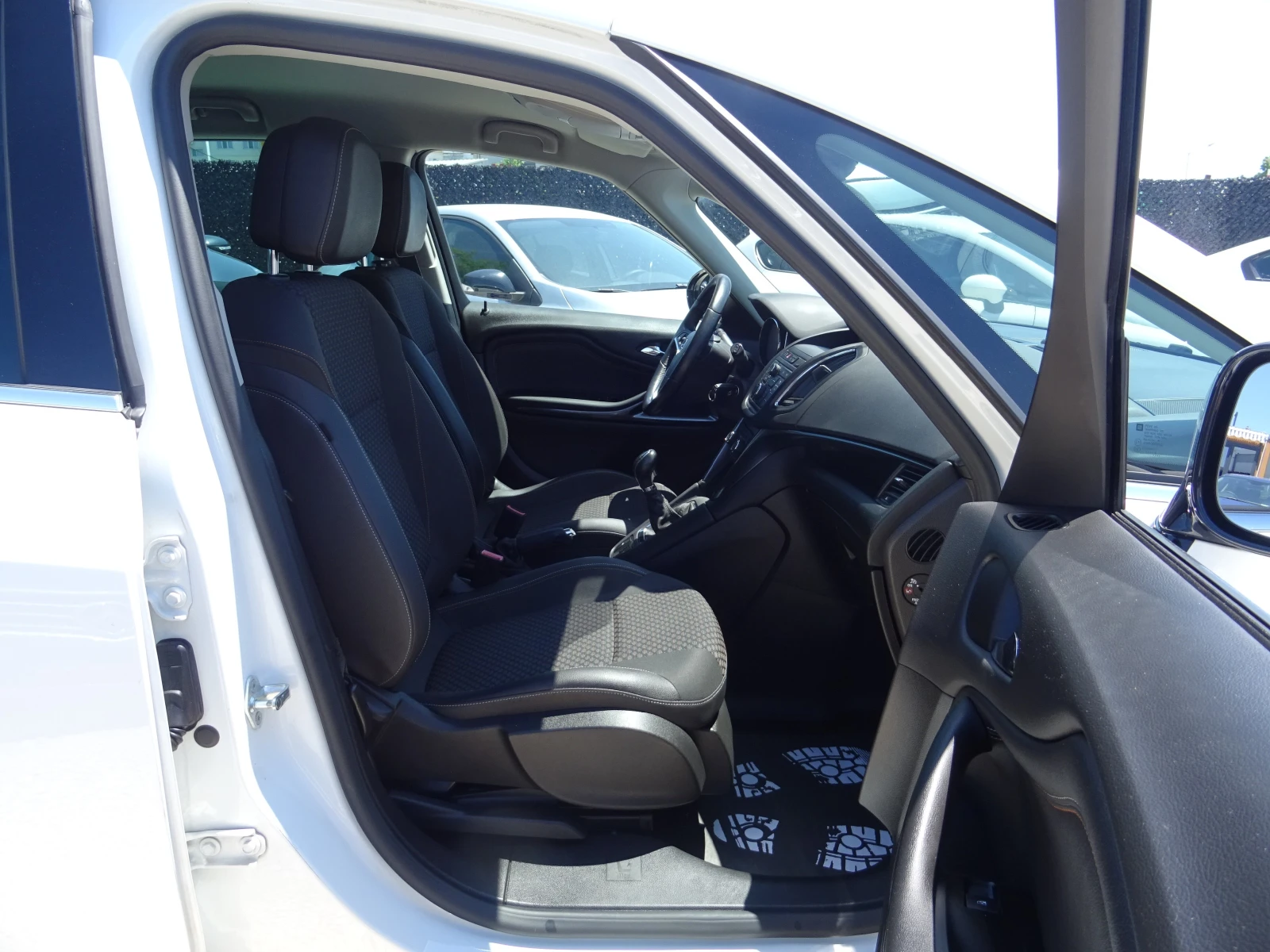 Opel Zafira Tourer 1.4 Turbo LPG   7, снимка 15 - Автомобили и джипове - 54770828