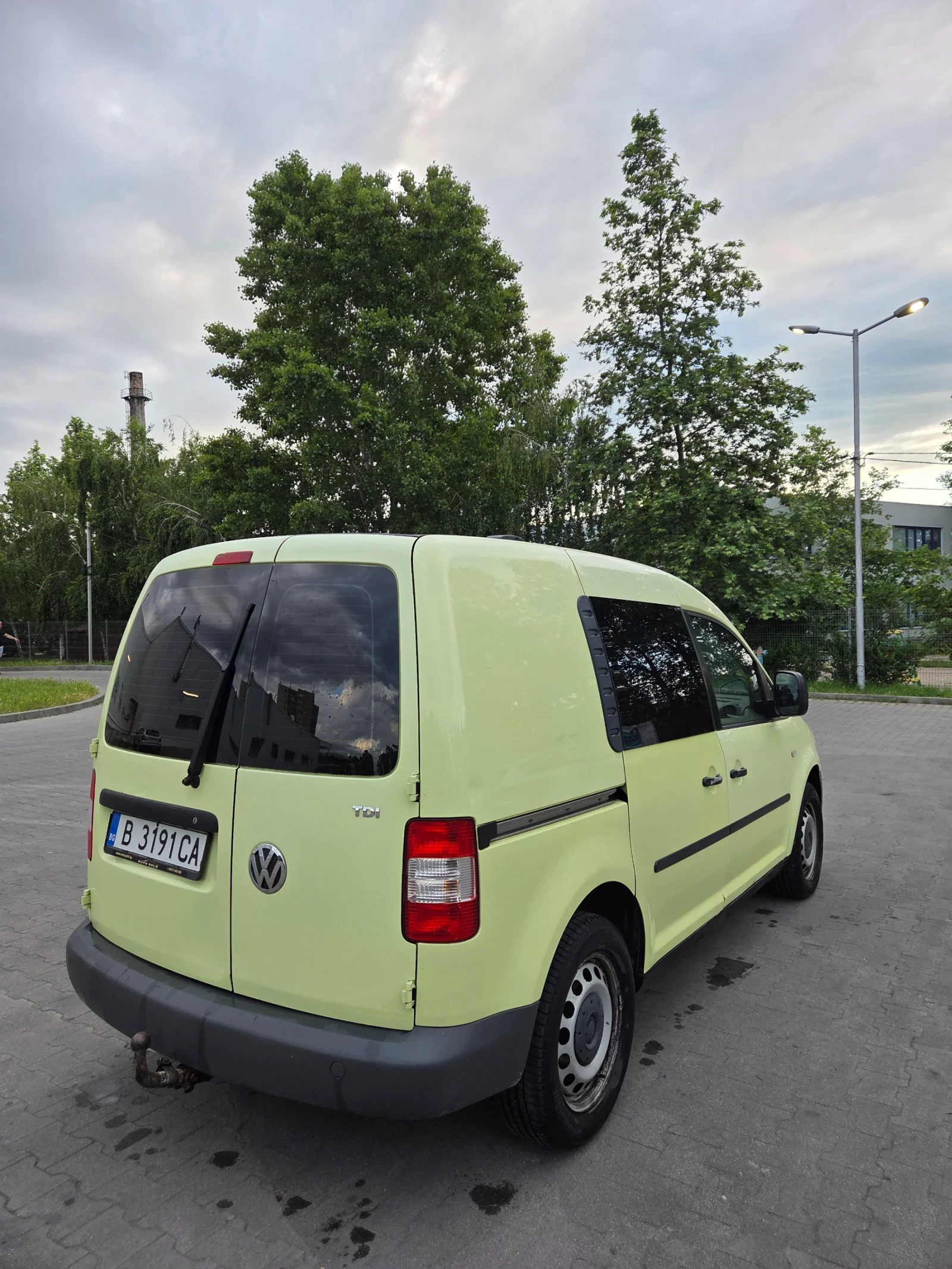 VW Caddy 1.9TDI AUTOMATIC, снимка 5 - Автомобили и джипове - 54786959