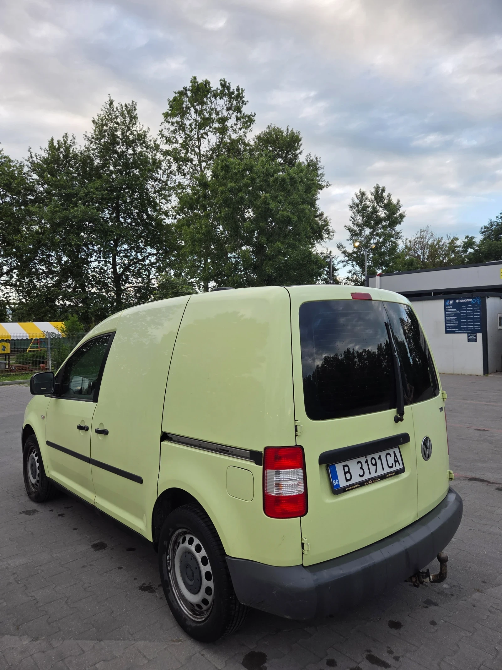 VW Caddy 1.9TDI AUTOMATIC, снимка 4 - Автомобили и джипове - 54786959