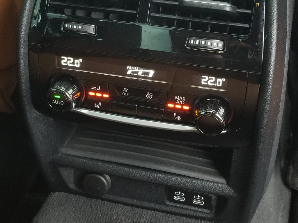 BMW 530 xDrive M-sport HUD, снимка 10 - Автомобили и джипове - 55117947