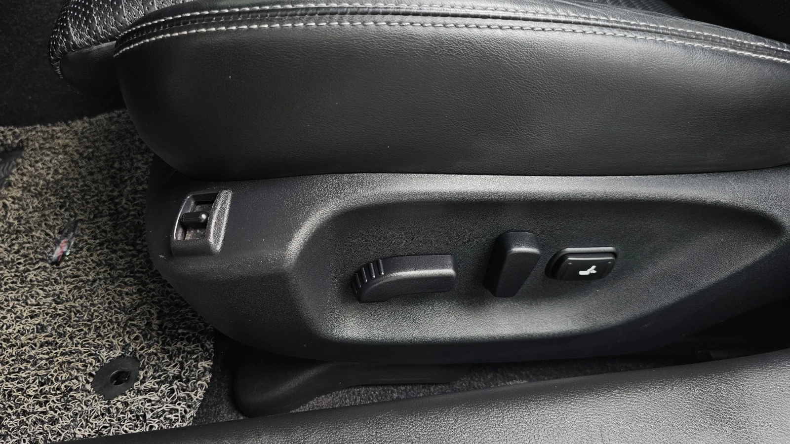Infiniti Q50 V6 Hybrid Essence, снимка 16 - Автомобили и джипове - 55563480